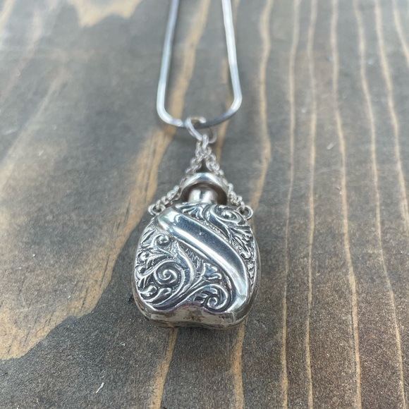 Vintage Perfume Bottle Necklace - Picture 2 of 4